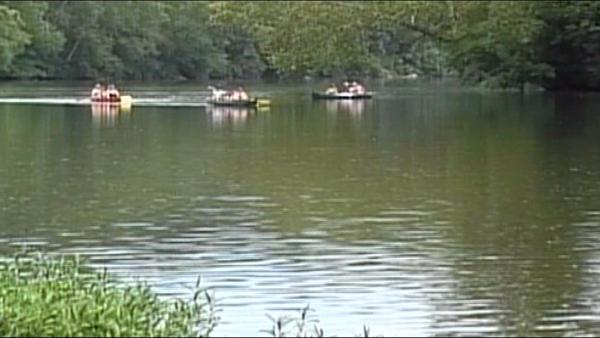 Product picture Canoes on the Shenandoah River Wide Screen AVI, Royalty Free